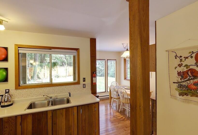 Cedar Song B & B And Cottage