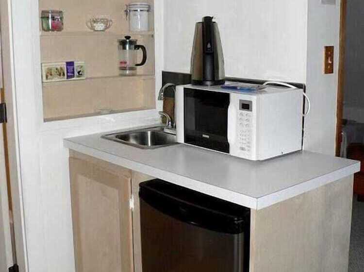 Cedar Song B & B And Cottage