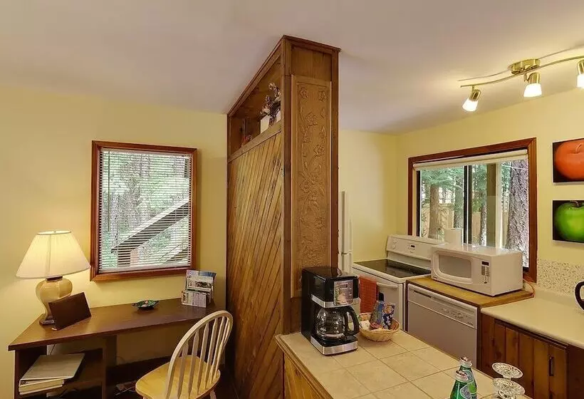 Cedar Song B & B And Cottage