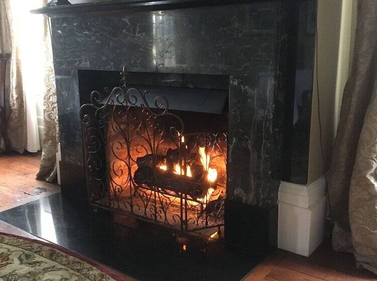 مسافرخانه City Club Of Wilmington