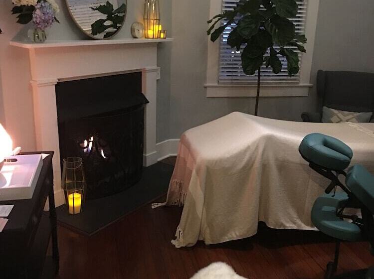 مسافرخانه City Club Of Wilmington