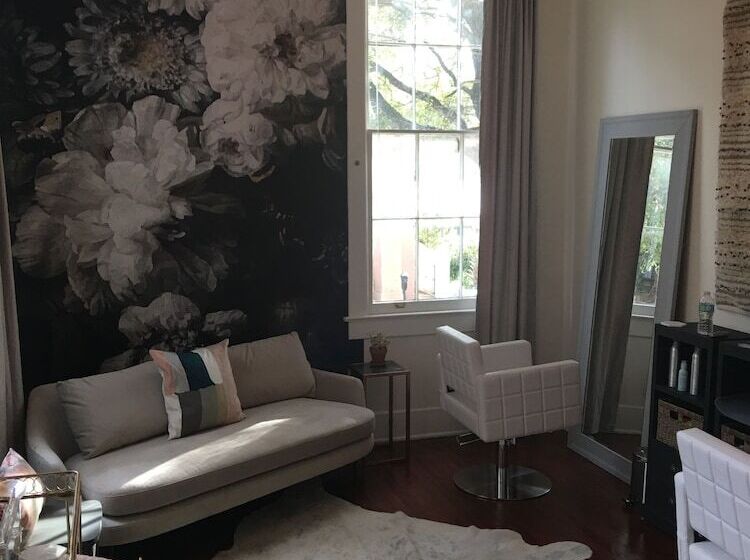 مسافرخانه City Club Of Wilmington