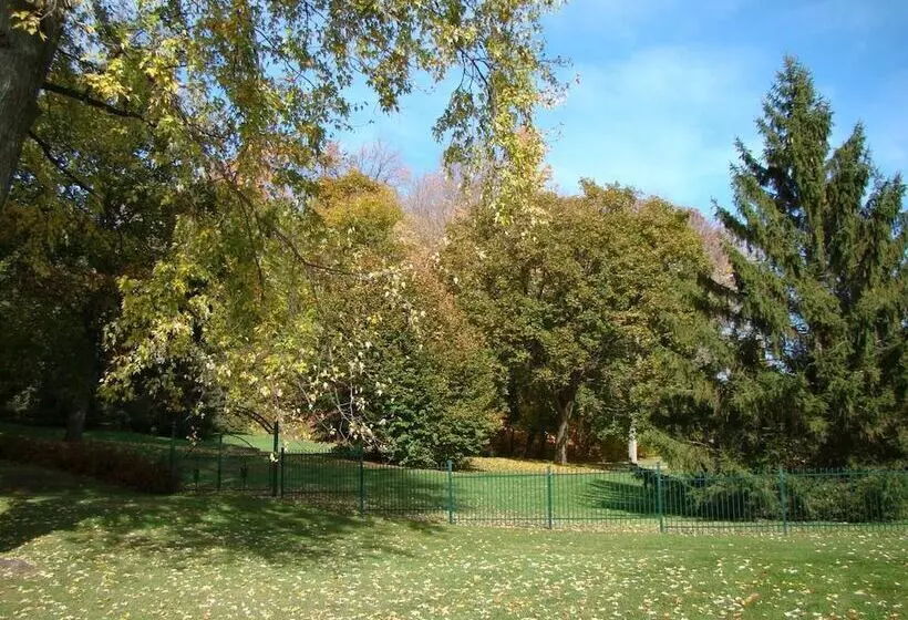 Hotelli Auberge De L Abbaye D Oka