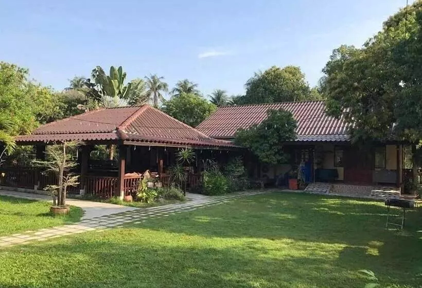 Hotelli Baansuanlynjee Maeklong Resort