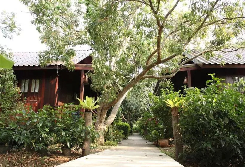 Hotelli Baansuanlynjee Maeklong Resort