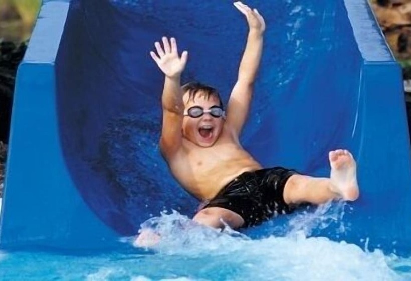 בית מלון כפרי Baumann S Brookside Resort