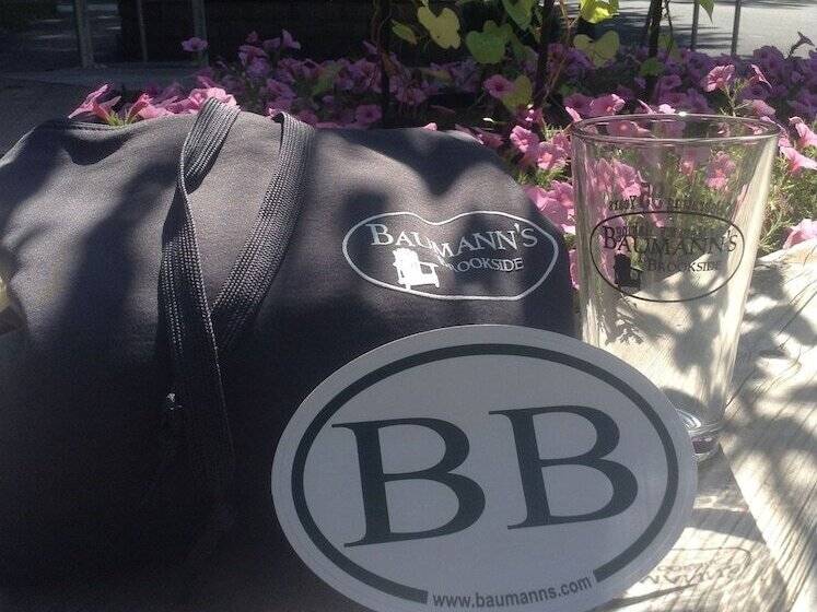 בית מלון כפרי Baumann S Brookside Resort