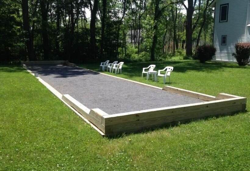 בית מלון כפרי Baumann S Brookside Resort