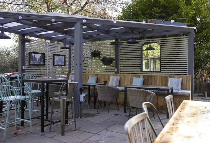 فندق Holmfield Arms By Greene King Inns