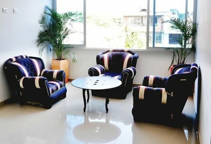 هتل L&c Llano Confort