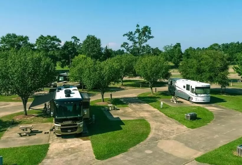 Hotelli Paragon Casino Resort