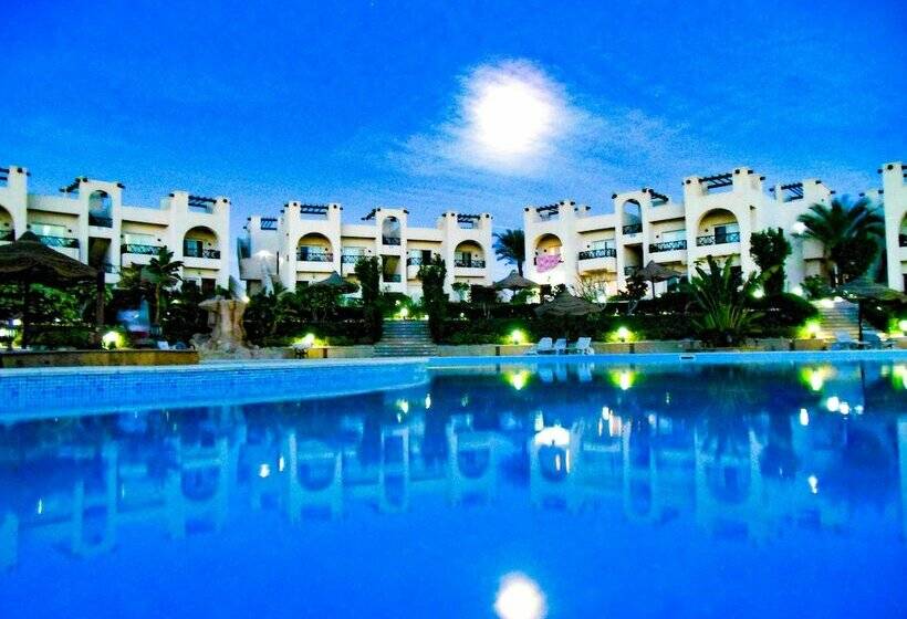 هتل Sunny Lakes Resort Apartments   Adults Only