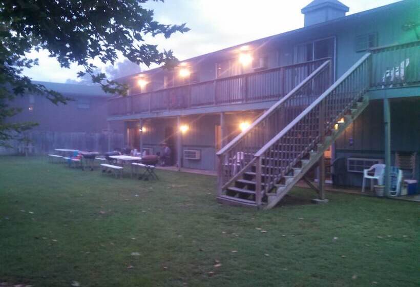 فندق Taneycomo Lakefront Resort