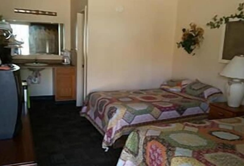 فندق Taneycomo Lakefront Resort