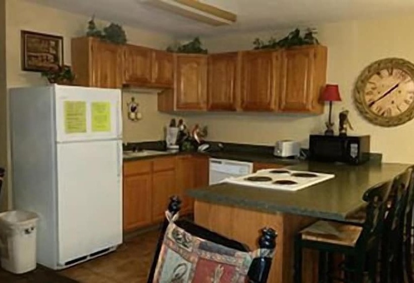 فندق Taneycomo Lakefront Resort