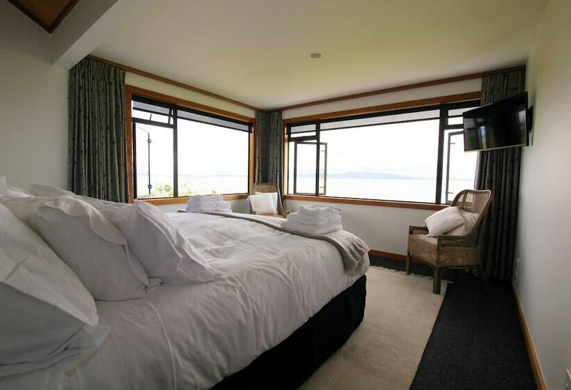 בית מלון כפרי Te Puru Beach Lodge