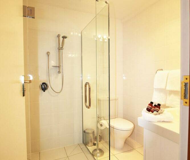 בית מלון כפרי Te Puru Beach Lodge