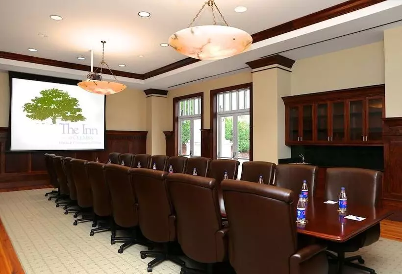 ホテル The Inn At Ole Miss