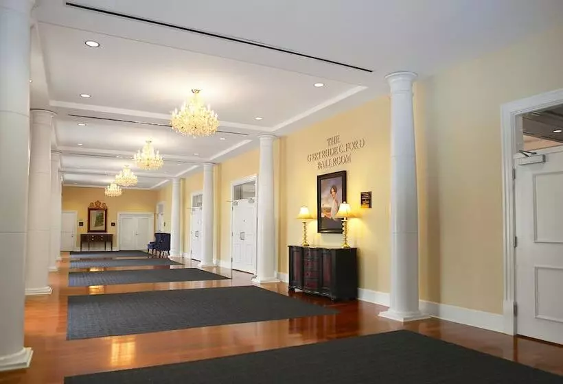 ホテル The Inn At Ole Miss