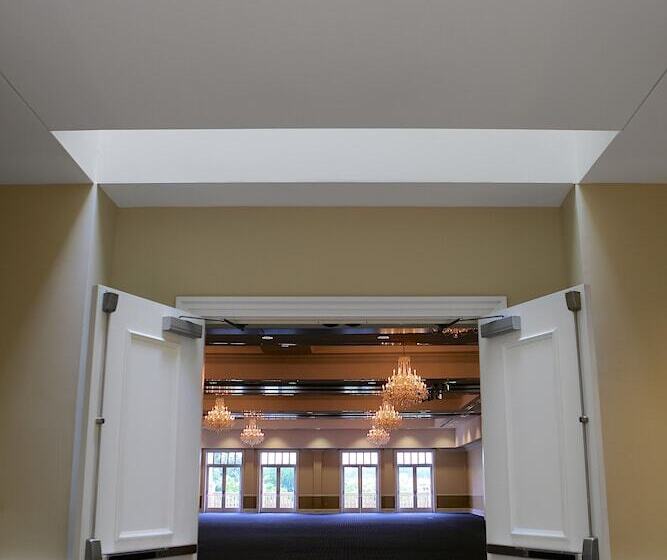 Отель The Inn At Ole Miss