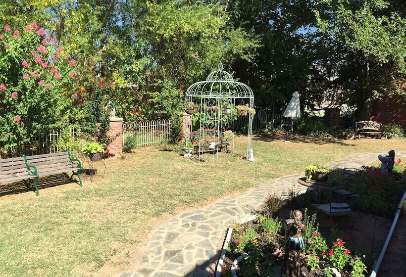 Отель The Pallmer Inn