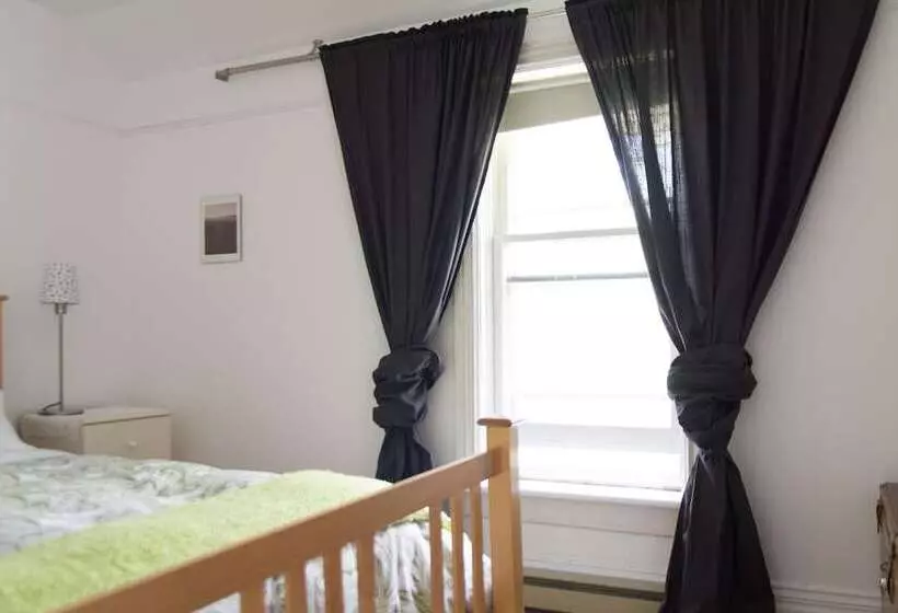 Laura S Bed & Breakfast