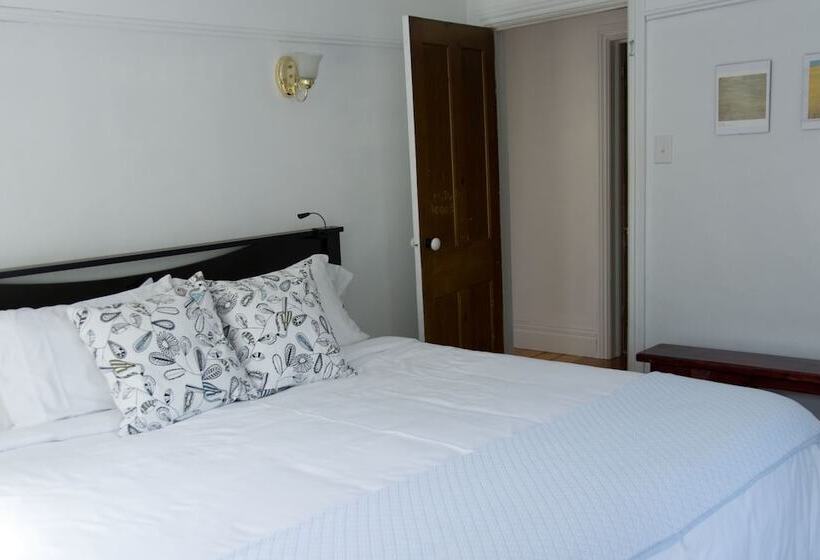 Laura S Bed & Breakfast