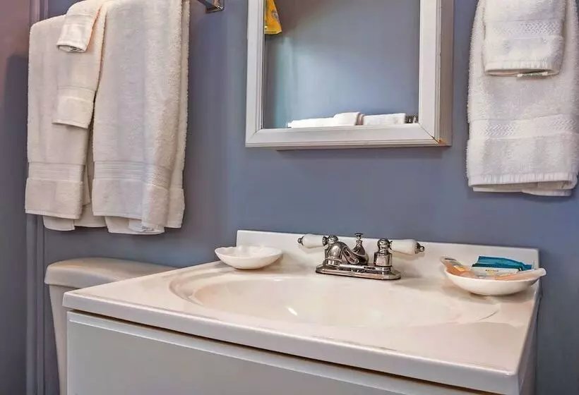 Ocean Spray Beach Resort