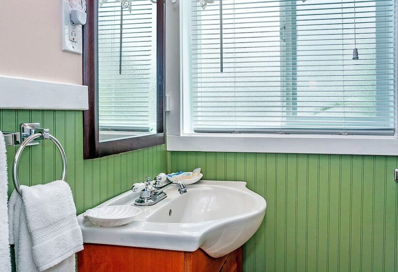 Ocean Spray Beach Resort