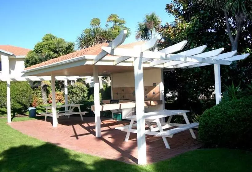 Pacific Palms Resort