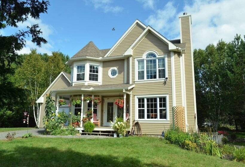 پانسیون Bb Saffron Tremblant