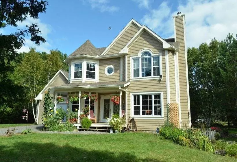 ペンション Bb Saffron Tremblant