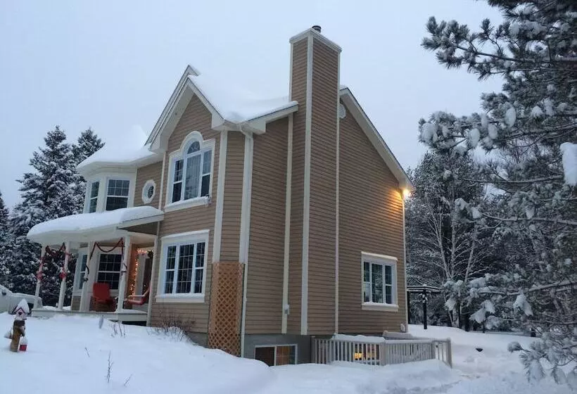 ペンション Bb Saffron Tremblant