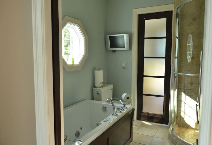 پانسیون Bb Saffron Tremblant