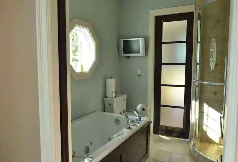 ペンション Bb Saffron Tremblant