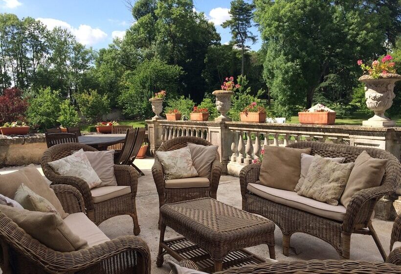 بنسيون Château De La Celle Guenand