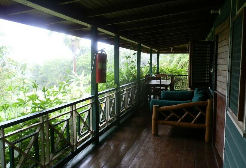 پانسیون Harding Hall Hideaway