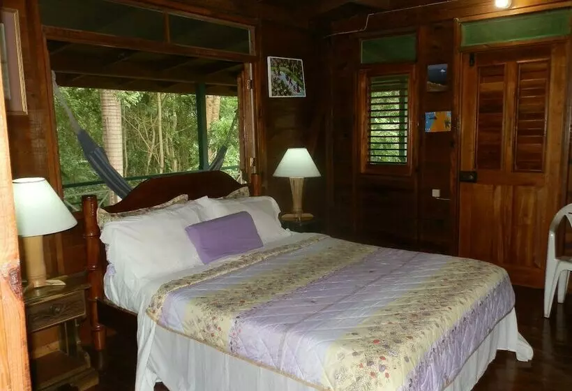 پانسیون Harding Hall Hideaway