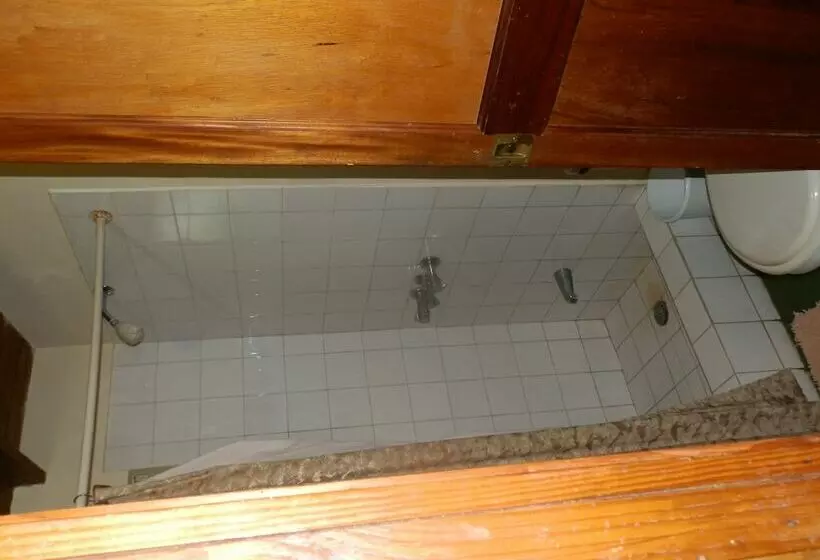 پانسیون Harding Hall Hideaway