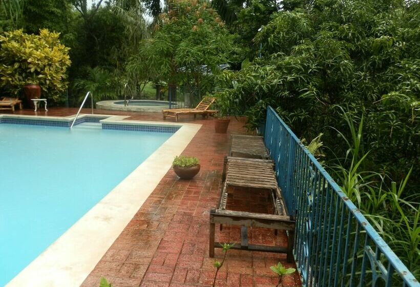 پانسیون Harding Hall Hideaway