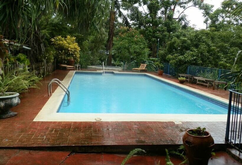 پانسیون Harding Hall Hideaway