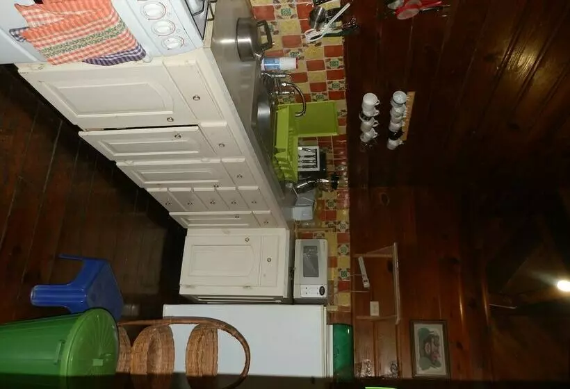 پانسیون Harding Hall Hideaway