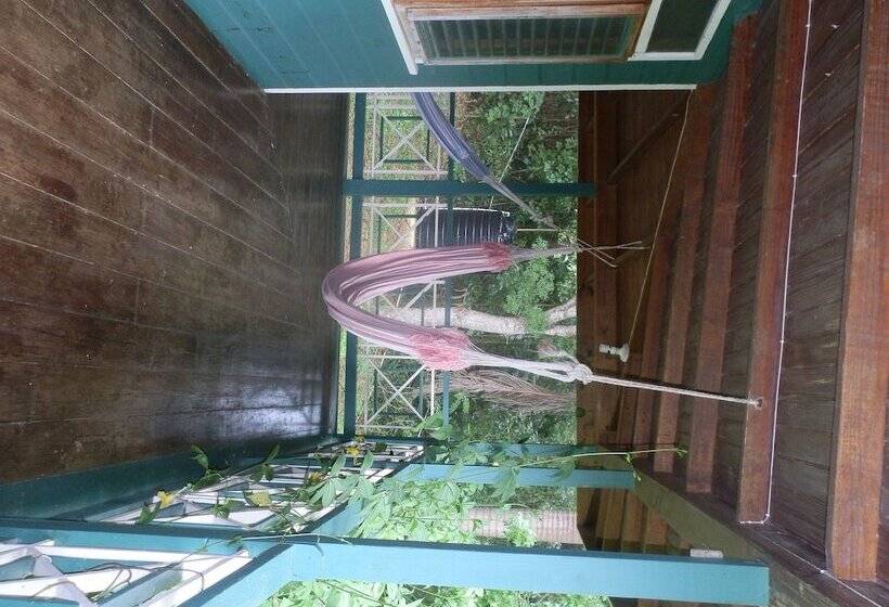 پانسیون Harding Hall Hideaway