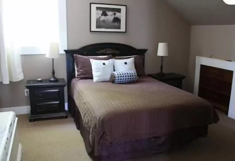 ペンション Maple Grove Guest House