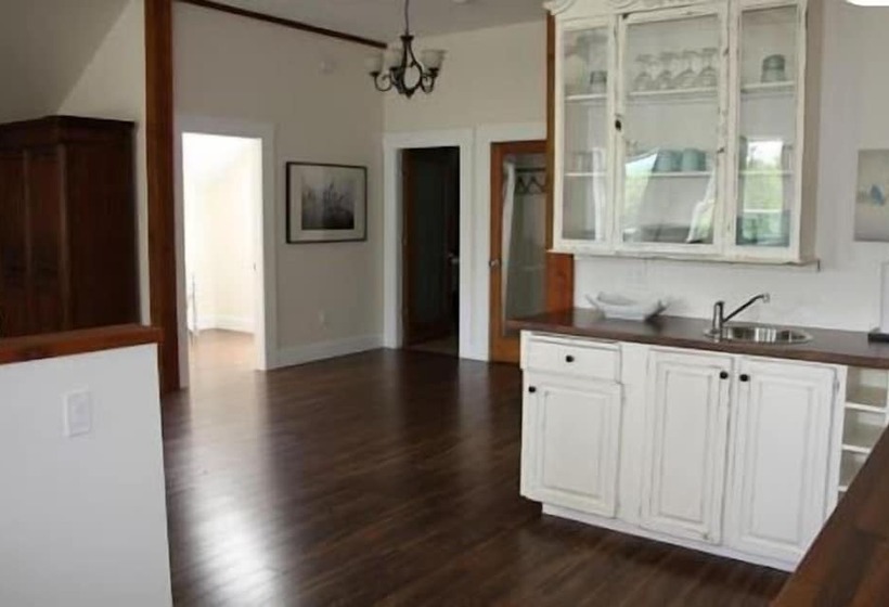 Pension Maple Grove Guest House