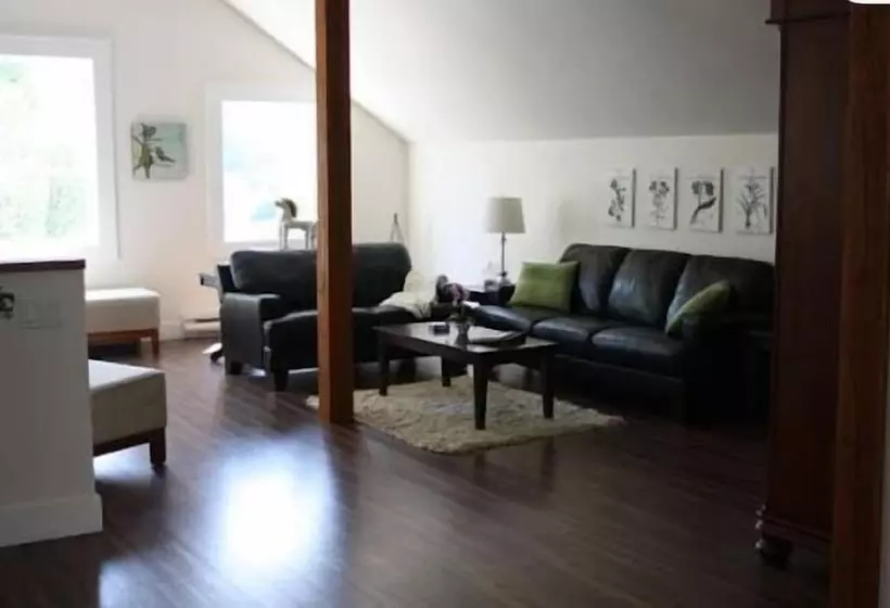 ペンション Maple Grove Guest House