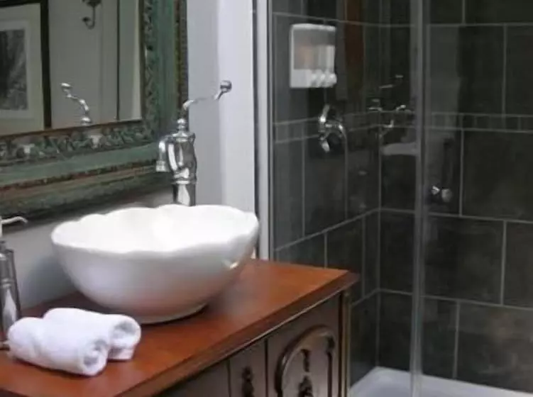ペンション Maple Grove Guest House