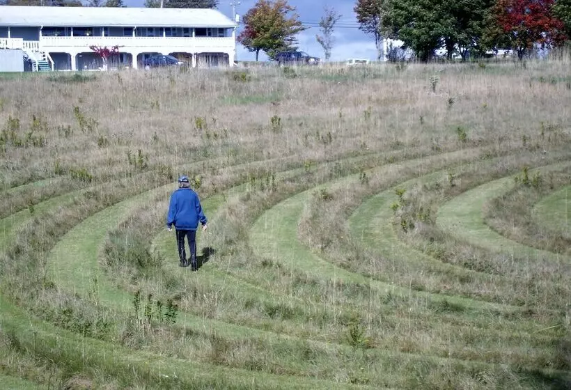 Singing Sands Inn Motel