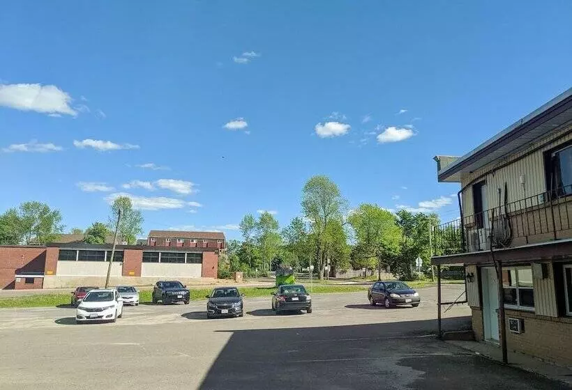 Skyline Motel & Campus Inn