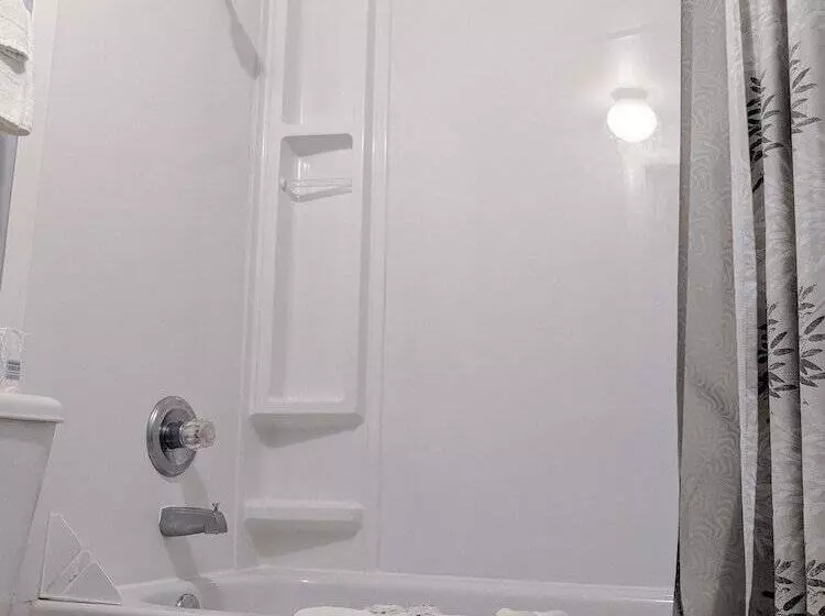 Skyline Motel & Campus Inn